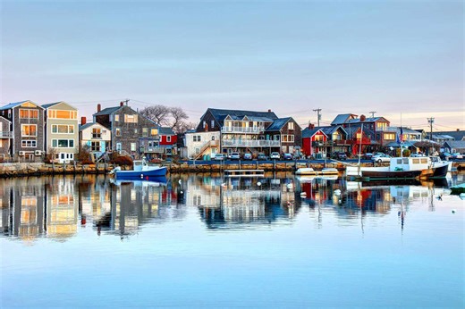 7 Best Small Coastal Towns in New England for Scenic Beaches, Iconic Lighthouses, and Charming Main Streets