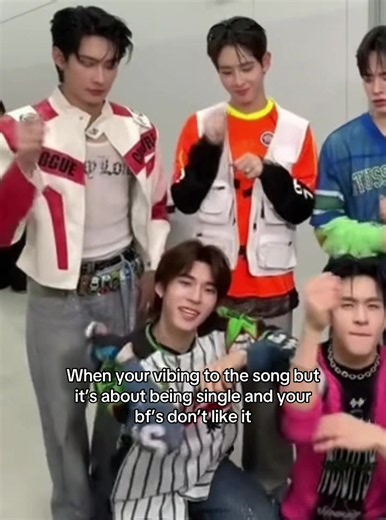 When your boyfriend gets jealous of a song — Tutor & Por reaction