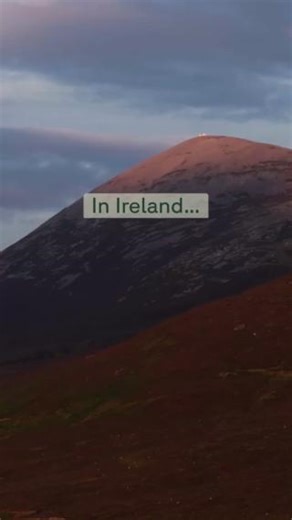 This is your sign to take the train west — all the way to Westport. 🚆🌊 Watch the city slip away and the scenery roll in as you cross to Ireland’s Atlantic coast. Think sea air, quiet trails, mountain views and music that spills out onto the street. This isn’t a whistle-stop tour — it’s a slow, soul-filling kind of trip. Ready to let the West work its magic? Hit the link for the full itinerary. 💭 https://ow.ly/iCKA50W7ame 🎶 Music by @lowli_music | Discover Ireland CA