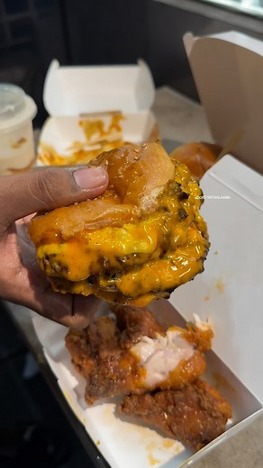 OORU SUTHALAAMA | ✨Another masterpiece burger in Chennai ✨ Location : LIC Metro station B3 entrance, opposite to LIC Building, Anna Salai, Chennai Time:... | Instagram