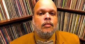 Ed Motta completa 50 anos. Confira as 20 músicas mais tocadas do artista no Brasil