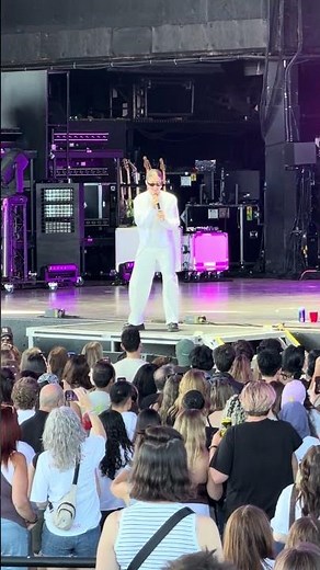 Jade LeMac Singing Constellations Live in Toronto on June 7/26