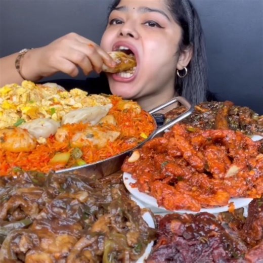 Fried rice, fries momo 🥟🔥 ‪@MaddyEats‬ #mukbang #asmrfood #eatingshow #friedrice #momos #fries