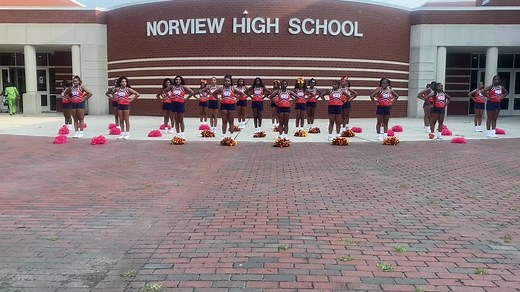 We love a good I WANT TO ROCK! Catch it baby!!! #maury #cheer #maurycheer #blackgirlscheer #stompandshake #cheerislife #highschoolcheer #itsjustdifferentatmaury