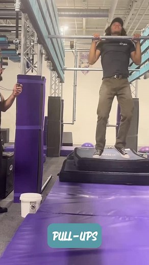 Can you take on the Elite Team Workout? Coach James was able to complete this grueling set of exercises, which begins with a full minute of pull-ups! You can try it out through your Team app, where you can view all the different levels of workouts, from Basics all up to Elite. Build your conditioning, get tips from expert coaches and stretch yourself. All of this Fall’s workouts were designed by @josiahpippel so expect to level up as you spend time challenging yourself. Have you tried your Team 