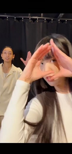 來！#DD舞 Challenge 開跑！ 我跟小林老師先示範一次!! 下一個換你🫵🏻 發影片記得 @我 #Adddicted #DD舞Challenge | 孫盛希 (shi shi)