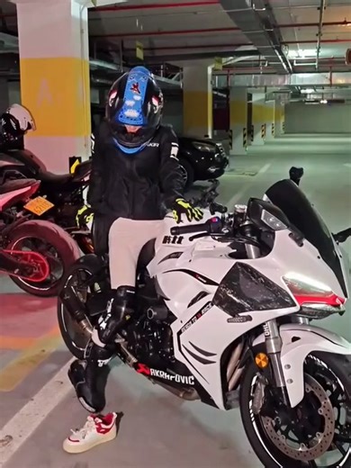 57K views · 2.9K reactions | Little girl likes to ride a big motorcycle️ #moto #motogirl #bikegirl #motorcycle #motorbike #motolife #bikelover #tiktok #reels #reels #reelsfb #reelsviral #reelsvideo | Motogirl | Facebook