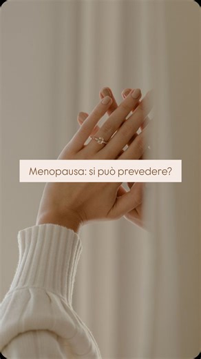Dina /Coach del benessere on Instagram: "Non è un caso quando entrerai in menopausa. 📊 Esiste un legame tra l’età del tuo primo ciclo mestruale e quella in cui potresti entrare in menopausa. Non è una regola fissa, ma secondo uno studio pubblicato su Human Reproduction (Oxford University), c’è una relazione tra inizio e fine del periodo fertile. Conoscere questo collegamento ti aiuta a prepararti meglio, fisicamente e mentalmente. 🌿 La prevenzione comincia da qui. 📞 Vuoi scoprire in che fase
