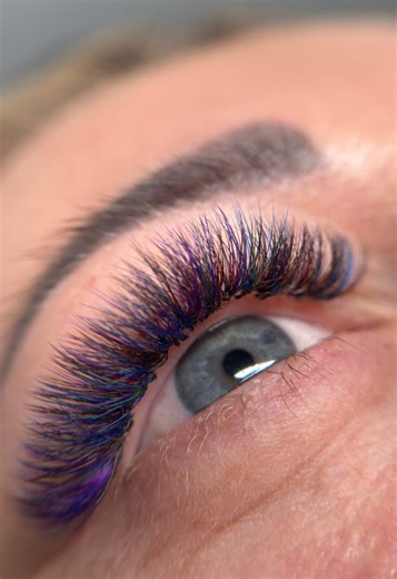 Vibrant Spring Lash Extensions 💜💙