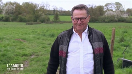 Gilles (L'amour est dans le pré 2024) embrasse Isabelle à l'abri des caméras, Marie craque et fond en larmes