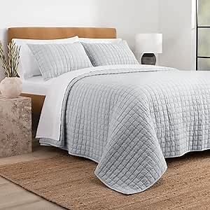 Nate Home by Nate Berkus Solid All-Season Cotton Textured Quilt Set | Breathable and Comfortable Bedding from mDesign - Twin Size - 1 Quilt/2 Pillow Shams, Quartz (Light Gray) 22543MD