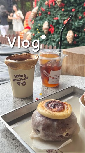 laura | daily vlog 🥯💭 my first vlog ft.me HAHA, it was really fun filming and editing this so i’ll probably be making more vlogs in the future^^... | Instagram