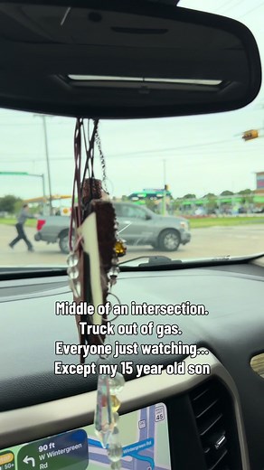 There’s a version of this world people complain about… and then there’s the version my son showed today. 15 years old, saw a man stranded in the middle of an intersection and didn’t look around, didn’t wait—he got out and pushed his truck to safety. That’s the kind of man I’m raising. Character over convenience. Action over attention. I will forever be proud of the way he shows up when it matters. 💛 #boymom #raisegoodhumans #proudmommoment #faithinhumanity #myson