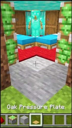 How to Make a Secret Automatic Door in Minecraft 😱 (Hidden Base!)