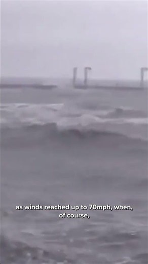 Turbulent winds and waves hit Gilf Coast in Texas