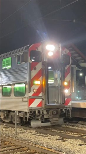 Metra Electric train departing Homewood, IL