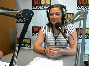 Auctioneer Emily Wears Auctions Off a Banana