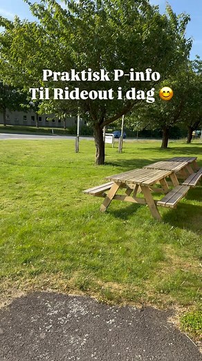 32 reactions | Husk dine manerer, når du parkerer  Lad vejen være åben ned mod værkstedet bagved og sørg for, at gøre plads til andre.. Vi kunne gå hen og blive mange  Der må parkeres både ude foran Motostyle på plænen og ned langs væggen og omme ved værkstedet bagved samt ovre ved grillen, men husk at andre skal kunne køre forbi/igennem, så spær ikke vejen  | Motostyle.dk | Facebook