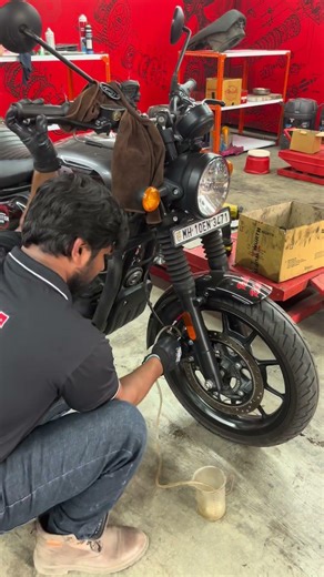 Hunter 350 ABS front break oil Complete replacement ASMR video #Hunter350 #RoyalEnfield #BikeService