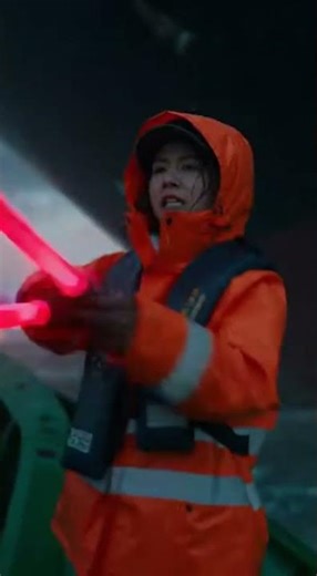 Near Collision at Port—Tugboat Chaos