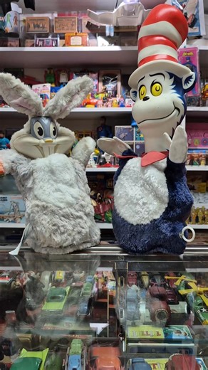 2.7K views · 36 reactions | Mattel talking hand puppets Bugs Bunny (1962) and Cat in the Hat (1970). #thetoystimeforgot #getyourtoysback #mattel #bugsbunny #looneytunes #merriemelodies #catinthehat #drseuss | The Toys Time Forgot | Facebook