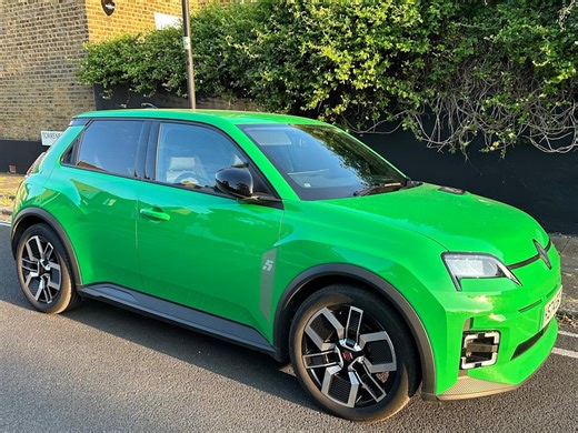 I drove the Renault 5 E-Tech. This chic French EV has one silly feature you'll never find on a Tesla.