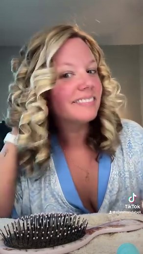 Trying out my new @conair curling iron 🩷 LINKED in my LTK #keepinitreal #fyp #hair #hairtool #curlingiron #conair #curls | Amanda Bell #keepinitreal