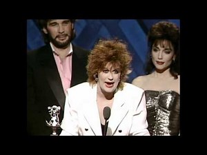 K.T. Oslin Wins Top Video of the Year For "80's Ladies" - ACM Awards 1988