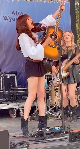 “Everything Burns” - Molly Tuttle 8/10/25 Grand Targhee Bluegrass Festival #mollytuttle