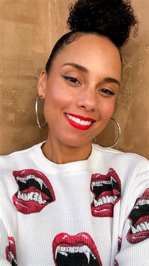Alicia Keys on Instagram: "I want to thank you for continuing to help us live our wildest dreams with my musical Hell’s Kitchen!!!! The love and support have been beyond anything I could have imagined. So much so that this story is now traveling across North America selling out shows night after night. We have GLOBAL companies coming in Korea, Germany and Australia. You can still see the magic of Hell’s Kitchen on Broadway until Feb 22nd!!! You created the launchpad that’s allowing Hell’s Kitche