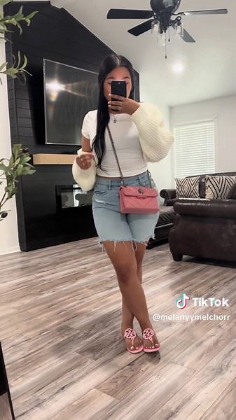 Stylish Shorts and Sandals Outfit Ideas for Summer
