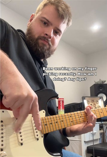 I’ve been practising this fingerpicking technique my guitar teacher showed me… am I doing it right? 🎸 Be honest 😅 #g#guitarg#guitartokf#fingerpickingg#guitarplayerg#guitarist