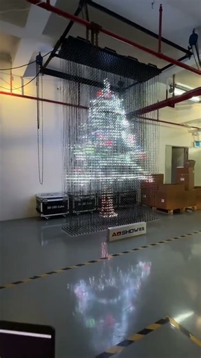 Merry Christmas Tree in 3D Volumetric LED Display