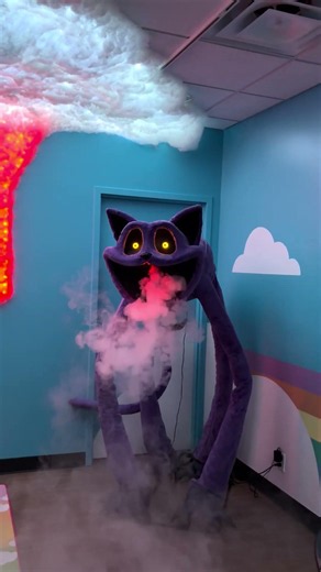 Poppy Playtime CATNAP Animatronic In Real Life! With fog! ‪@halloweencostumes‬ #poppyplaytime