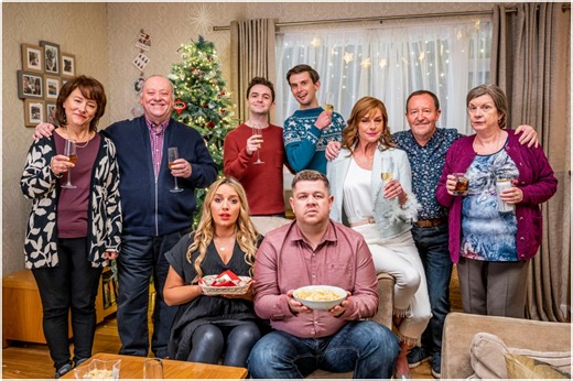 Two Doors Down fans hail 'hilarious' Christmas special episode