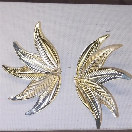 DIY beautiful leaf earring #easy & simple diy #Crafter Amara #youtubeshort