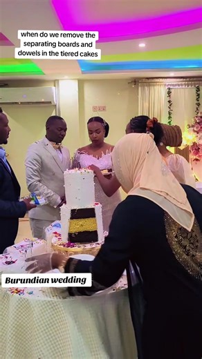 Making Beautiful Wedding Cakes: A Guide for Beginners