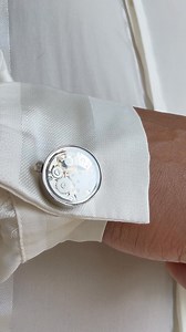 🕰️ Turn your suit into a statement with these working watch-movement cufflinks. Featuring real mechanical gears under a glass cover, these steampunk cufflinks don’t just accessorize — they move. Perfect for watch lovers, engineers, or anyone who appreciates craftsmanship. Wear them to meetings, dinners or weddings and let the gears spark conversations. 🔧✨ Skip the wristwatch — let your shirt do the talking. Order yours today and add a timeless, mechanical edge to your style. | Cuff-Daddy Cuffl