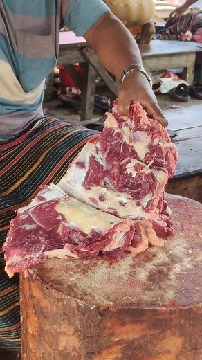 1.8K views | Cinna's solid meat is being cut. #meatmarketbd #reelsviralシ #cowcutting #ox #beef #cowmeat #Amazing #mutton | Meat Market BD | Facebook