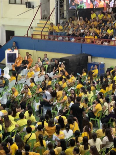 Grabe ka hugyaw! Makigtigi gyud si ma'am kay Wacky Kiray. 🤣🤣 #deped #davaodeoro #worldteachersday #fyp #teachers