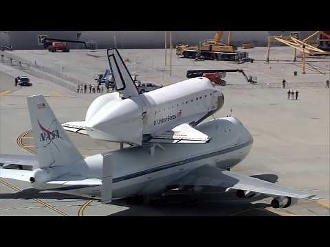 Boeing 747 carrying a NASA Space Shuttle Endeavour Landing at LAX