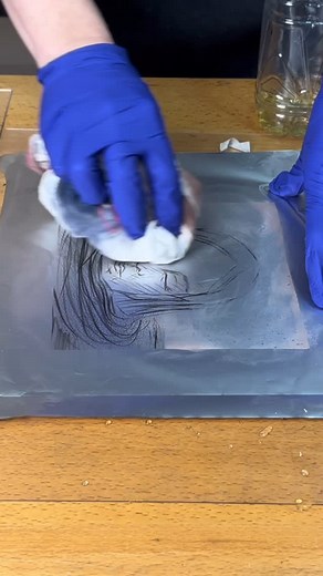 Valerie Syposz on Instagram: "Hi friends! Last fall and winter, I created an in-depth video course about lithography on aluminum and I am rereleasing it this Wednesday 18 June✨ If you want to be first to know when it’s live, sign up for the waiting list linked in my bio. (You will also get a discount if you sign up through the waiting list) Feel free to comment or send me a message if you have any questions😊 #printmaking #print #lithography #litho #art #artwork #artcourse #workshop #kitchenlith