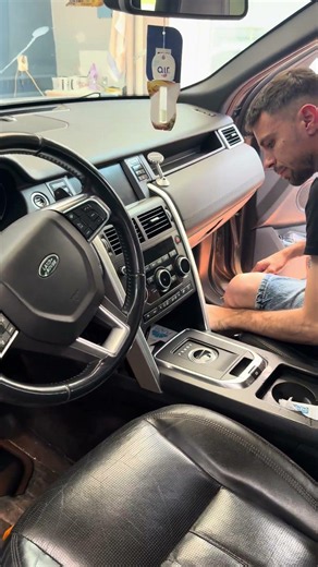 Wireless Apple CarPlay and Android Auto Installation for Land Rover Discovery Sport at WAR Auto Navi