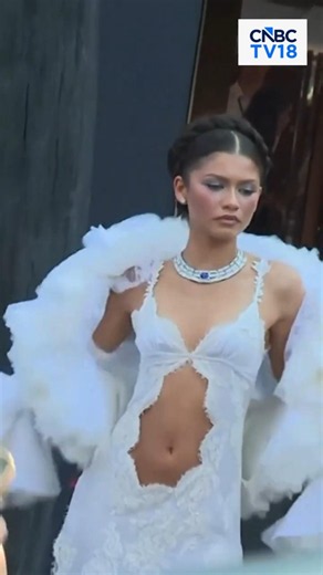 WATCH: Matt Damon, Tom Holland, Zendaya and More Arrive at 'The Odyssey' Premiere in Paris | N18G