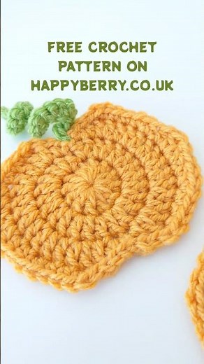 The perfect autumn fall crochet pattern! Pumpkin coasters