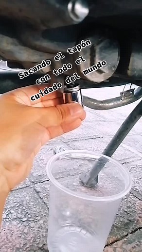Extracting Liquid from Vehicle Exhaust Pipe