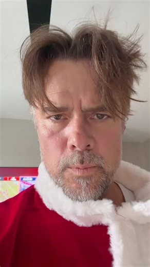 Josh Duhamel on Instagram: "The Grinch is Here. 🎄"