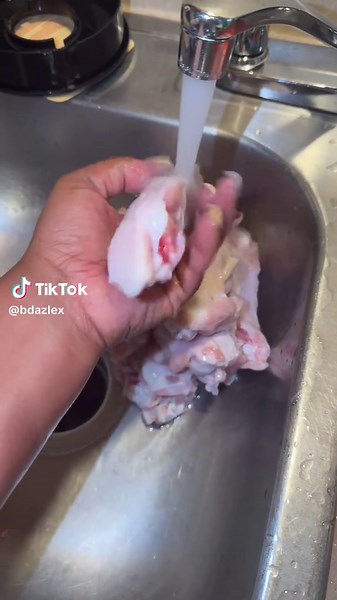 Delicious Smothered Turkey Wings Recipe