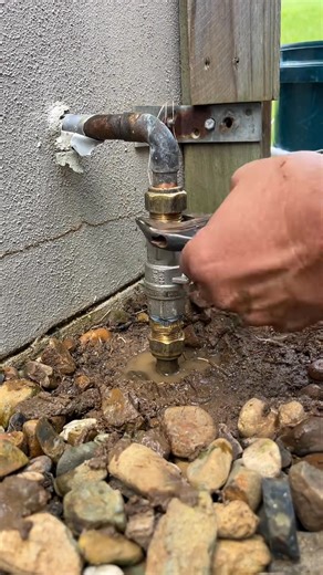 Installing an isolation valve on the water entry to a building. #plumber #serviceplumber #plumberlife | Plumbingexplained