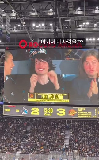 aria ♡ on Instagram: "Finn with Quincy & Cole at the @canucks game! via @h_a_jjj56"